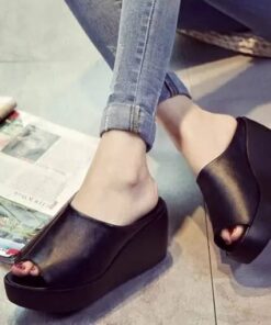 Семпли удобни сандали на клин